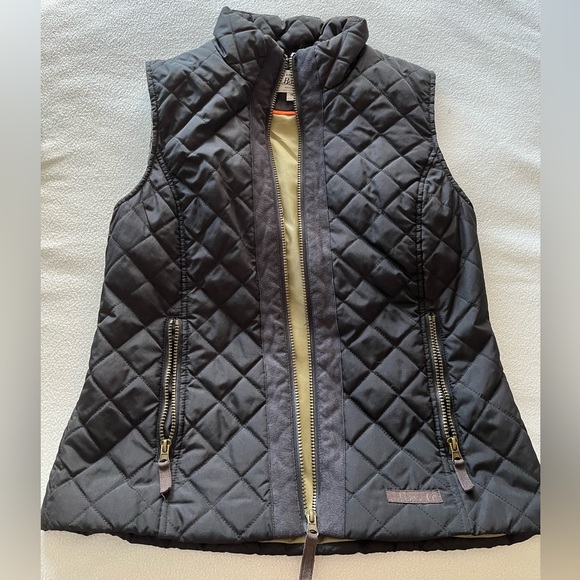 Black vest - Picture 1 of 1